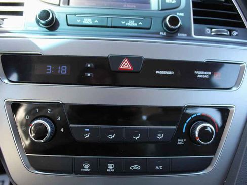 Used 2015 Hyundai Sonata SE w/ Option Group 09 image 19