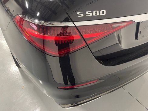Used 2025 Mercedes-Benz S 580 4MATIC Sedan image 13