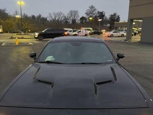 Used 2015 Dodge Challenger SXT Plus image 8