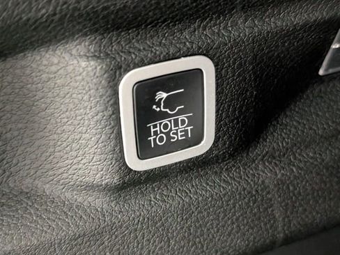 Used 2024 Jeep Grand Cherokee L Limited w/ Luxury Tech Group II AWD/4WD image 32