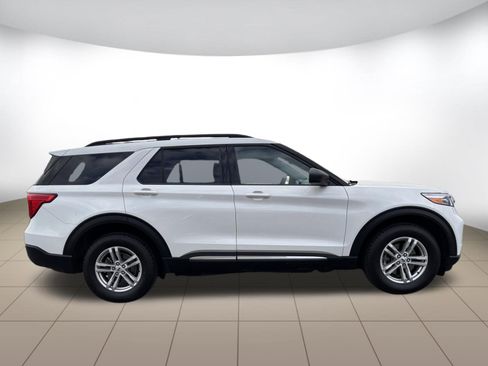 Used 2022 Ford Explorer XLT AWD/4WD image 8
