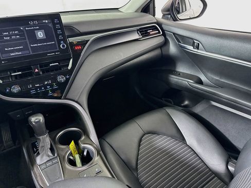 Used 2022 Toyota Camry SE w/ Cold Weather Package FWD image 23