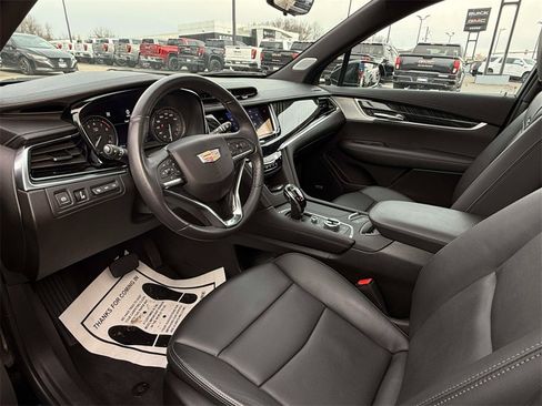 Used 2024 Cadillac XT6 Premium Luxury w/ Technology Package image 14