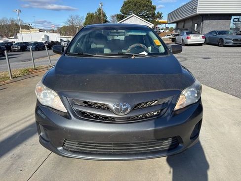Used 2013 Toyota Corolla LE image 3