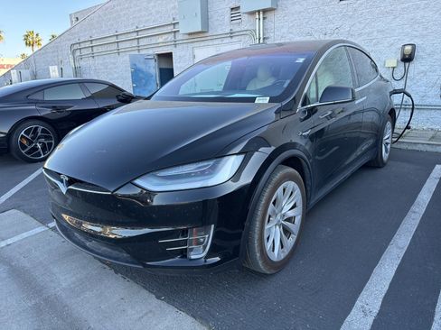 Used 2020 Tesla Model X Long Range image 1