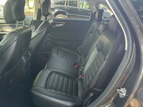 Used 2019 Ford Edge SEL w/ Equipment Group 201A FWD image 17