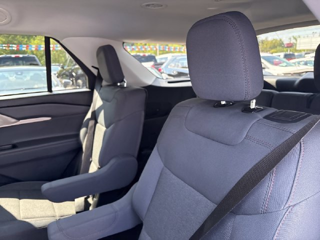 Used 2025 Ford Explorer Active AWD/4WD image 21