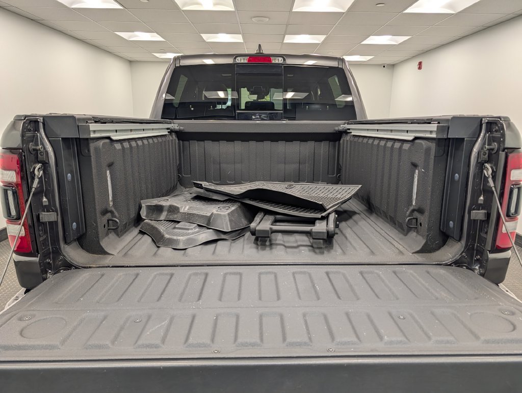 Used 2024 RAM 1500 Laramie AWD/4WD image 25