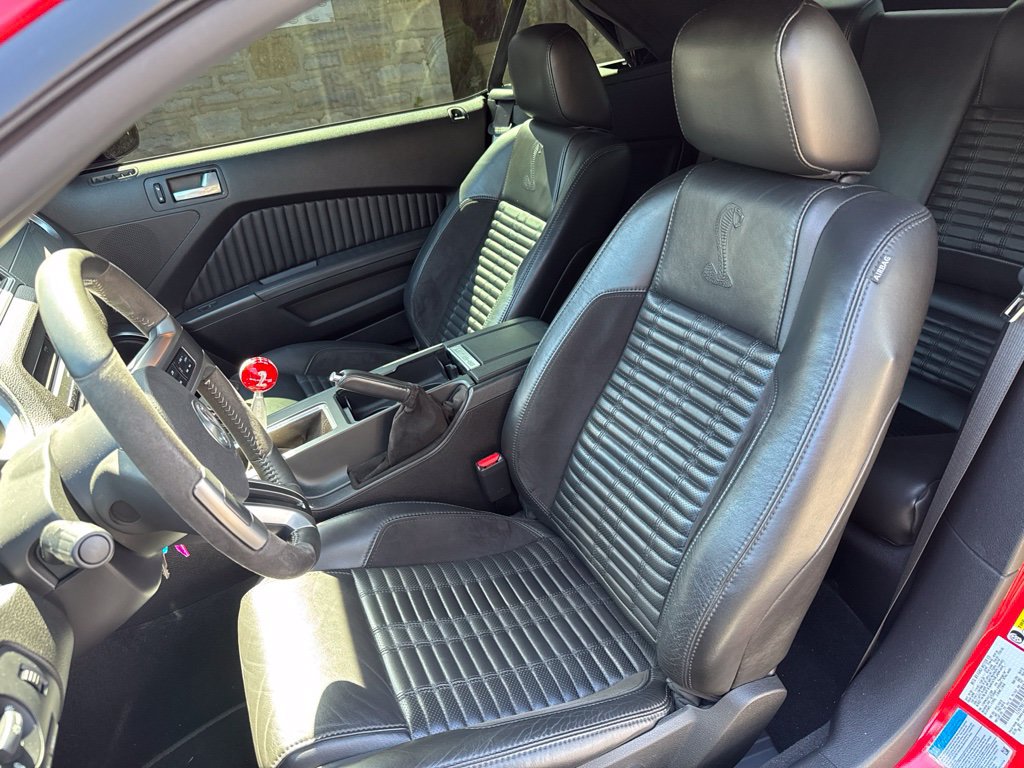 Used 2010 Ford Mustang Shelby GT500 RWD image 16