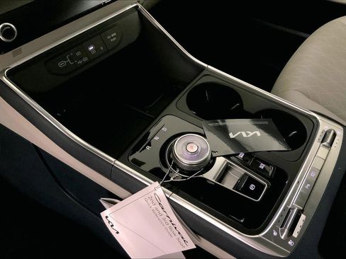 New 2026 Kia Carnival SX w/ SX Dark Edition Package image 8