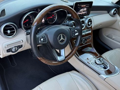 Used 2018 Mercedes-Benz C 300 Sedan image 4