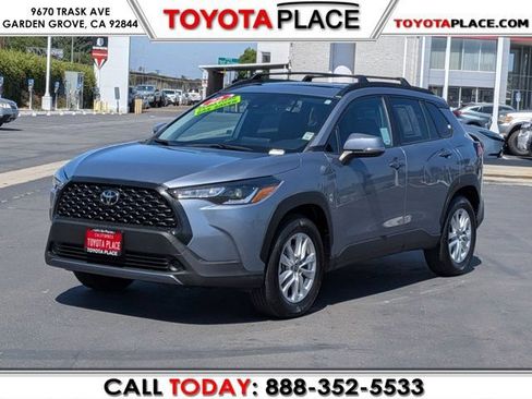Used 2022 Toyota Corolla Cross LE AWD/4WD image 1