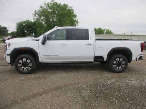 New 2026 GMC Sierra 2500 Denali w/ Denali Reserve Package AWD/4WD image 10
