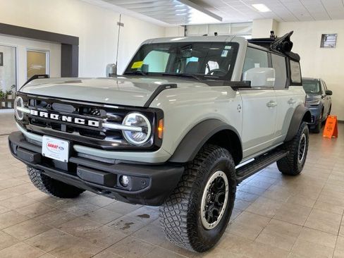 Used 2021 Ford Bronco Outer Banks w/ Sasquatch Package AWD/4WD image 5