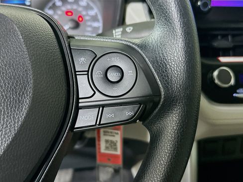 Certified 2024 Toyota Corolla Cross L image 17