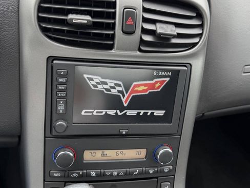 Used 2007 Chevrolet Corvette Coupe w/ Preferred Equipment Group RWD image 32