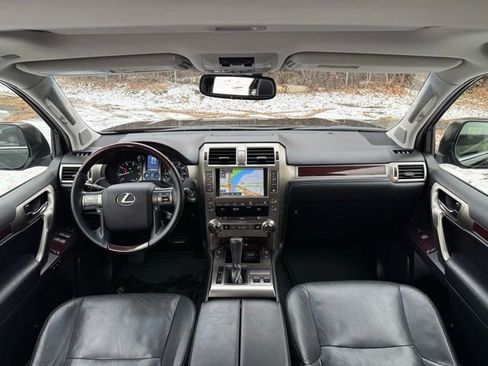Used 2019 Lexus GX 460 image 14