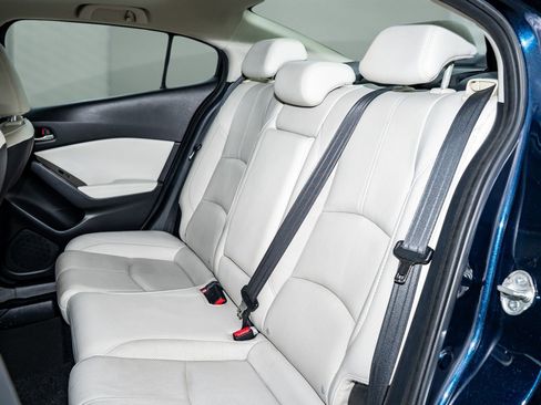 Used 2018 MAZDA MAZDA3 Grand Touring image 11