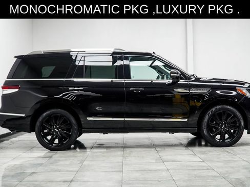 Used 2023 Lincoln Navigator Reserve AWD/4WD image 7