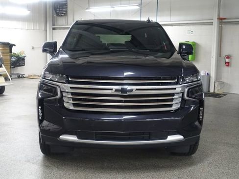 Used 2024 Chevrolet Tahoe High Country w/ Advanced Technology Package AWD/4WD image 2