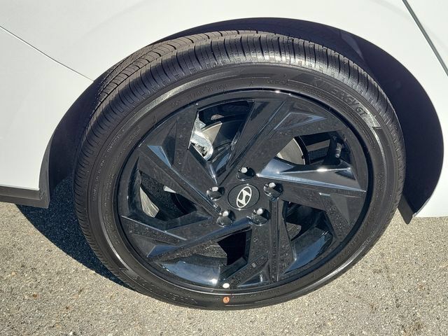 New 2026 Hyundai Elantra SEL Sport FWD image 30