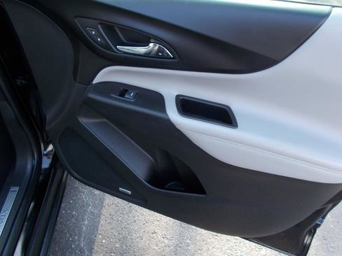 Used 2018 Chevrolet Equinox Premier image 22