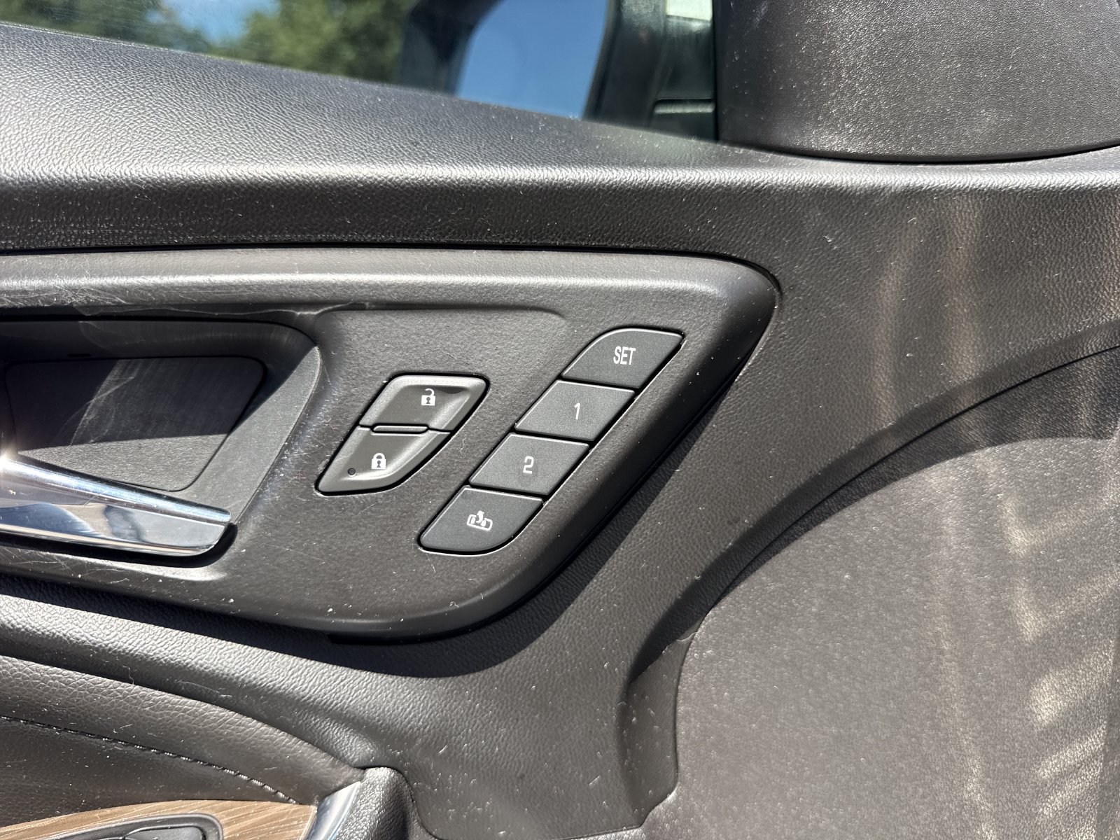 Used 2017 Chevrolet Malibu Premier w/ Premier Sun and Wheel Package FWD image 20