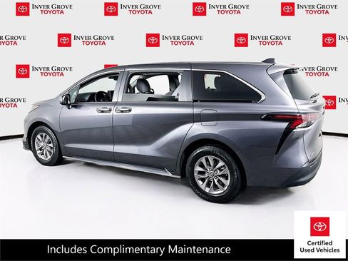 Certified 2025 Toyota Sienna LE image 7