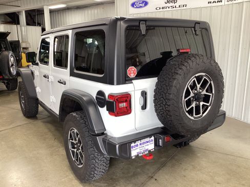 Used 2025 Jeep Wrangler Unlimited Rubicon w/ Convenience Group AWD/4WD image 3