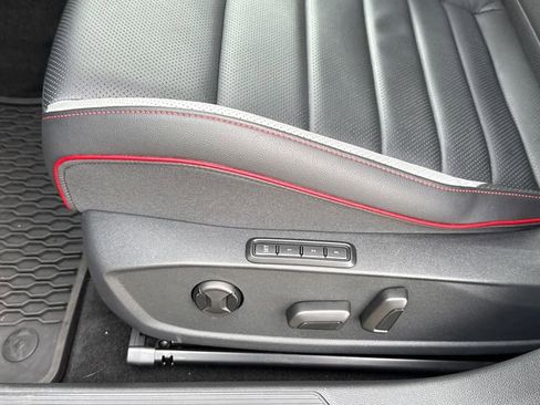 Used 2024 Volkswagen GTI Autobahn image 32