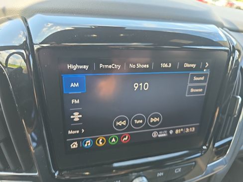 Used 2023 Chevrolet Traverse RS w/ LPO, Floor Liner Package AWD/4WD image 24
