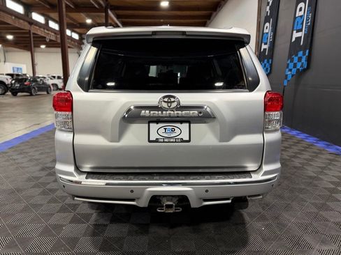 Used 2011 Toyota 4Runner SR5 w/ Convenience Pkg AWD/4WD image 4