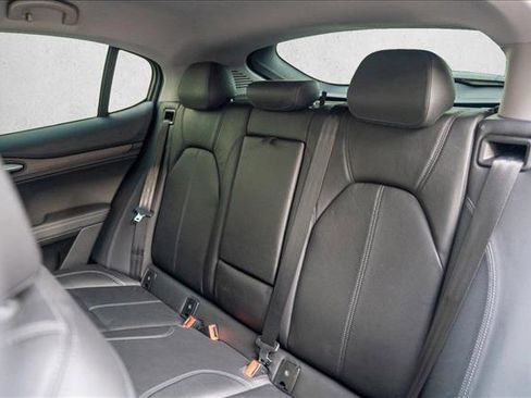 Used 2018 Alfa Romeo Stelvio Ti image 23