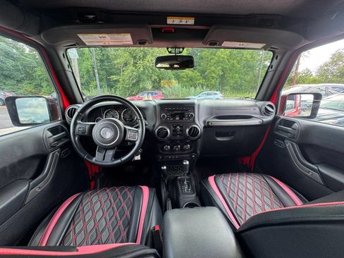 Used 2015 Jeep Wrangler Unlimited Sport w/ Quick Order Package 24S AWD/4WD image 9