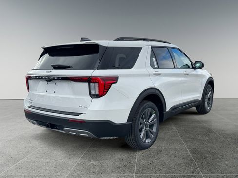 New 2026 Ford Explorer Active w/ Active Comfort Package image 5