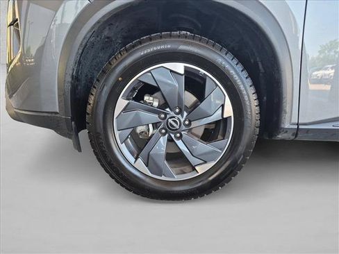 Used 2024 Nissan Rogue SV FWD image 23
