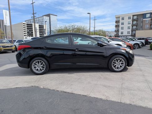 Used 2012 Hyundai Elantra GLS image 2