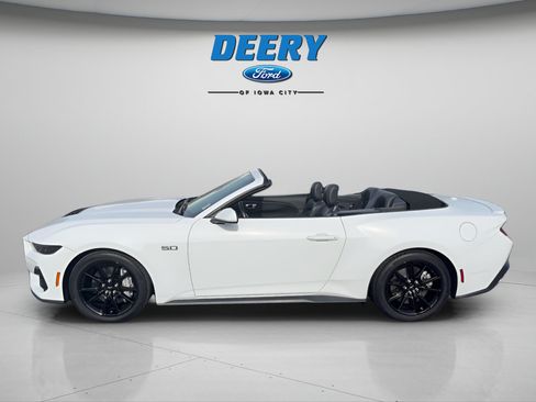 Used 2025 Ford Mustang GT Premium RWD image 2