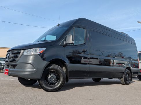 Used 2024 Mercedes-Benz Sprinter 2500 image 7