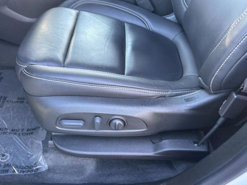 Used 2023 Chevrolet Traverse LT image 26