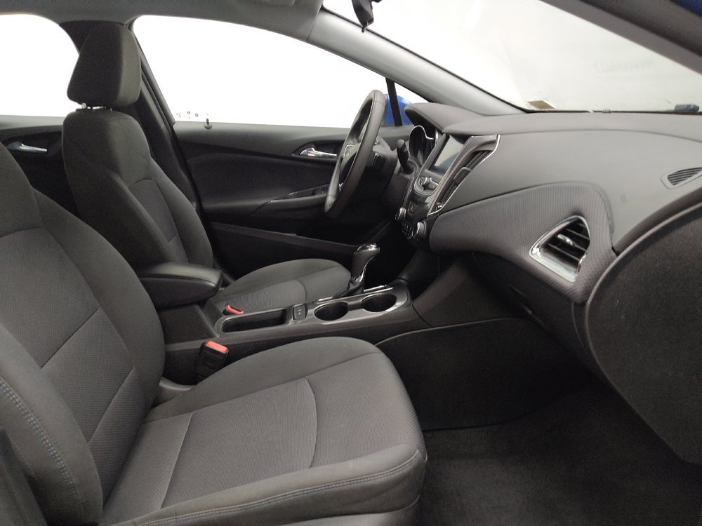 Used 2019 Chevrolet Cruze LT w/ Convenience Package FWD image 21