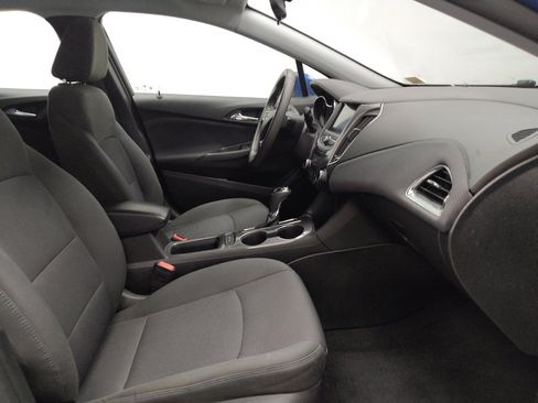 Used 2019 Chevrolet Cruze LT w/ Convenience Package FWD image 21