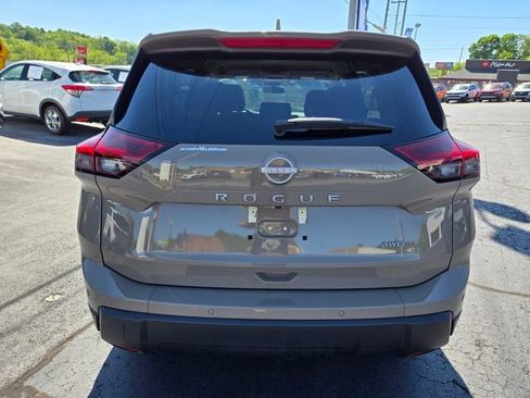 Used 2025 Nissan Rogue SV AWD/4WD image 6