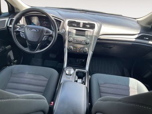 Used 2018 Ford Fusion SE FWD image 10