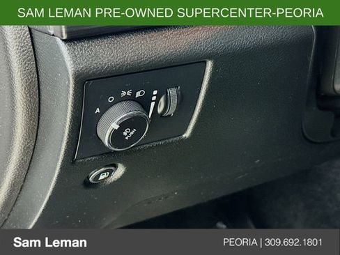 Used 2022 Jeep Grand Cherokee Laredo X image 10