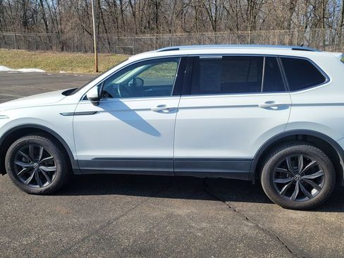 Used 2022 Volkswagen Tiguan SE AWD/4WD image 7