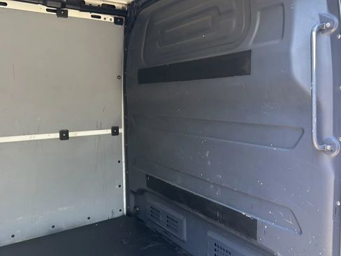 Used 2021 Mercedes-Benz Sprinter 2500 w/ Premium Package image 22