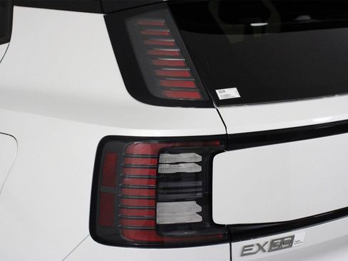 New 2025 Volvo EX30 Plus w/ Protection Package Premier image 14