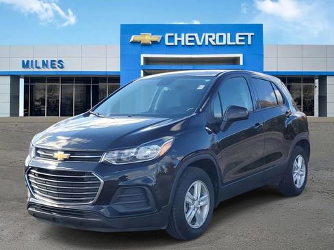 Used 2021 Chevrolet Trax LS w/ Tint and Cruise Package image 2