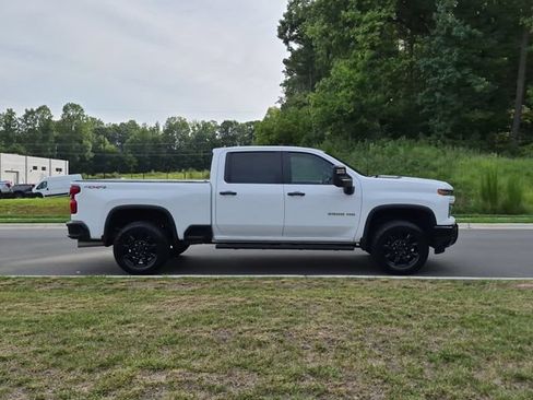 Used 2024 Chevrolet Silverado 2500 Custom w/ Custom Value Package AWD/4WD image 14